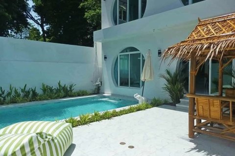 Villa in Pattaya, Thailand 4 bedrooms № 159894 - photo 3