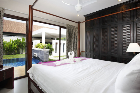 Chalet de 4 dormitorios en Pattaya, Tailandia № 159896 - foto 7