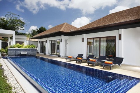 Villa in Pattaya, Thailand 4 bedrooms № 159896