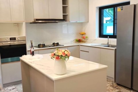 Casa de 4 dormitorios en Pattaya, Tailandia № 157771 - foto 7