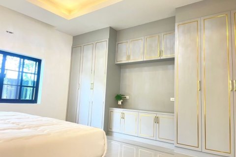 Casa de 4 dormitorios en Pattaya, Tailandia № 157771 - foto 9
