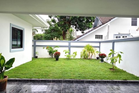 Casa de 4 dormitorios en Pattaya, Tailandia № 157771 - foto 5