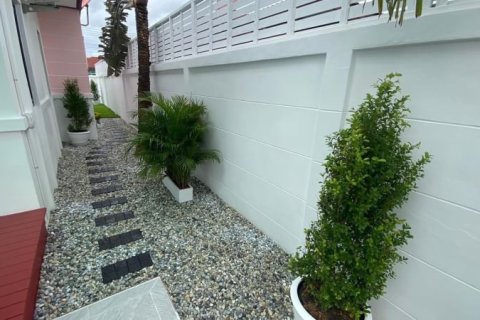Casa de 3 dormitorios en Pattaya, Tailandia № 157773 - foto 6
