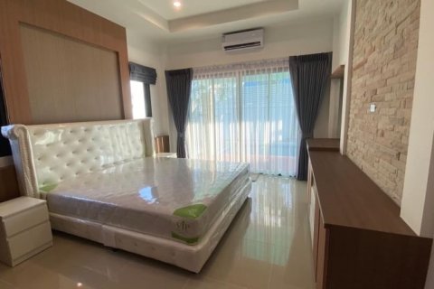 Casa de 3 dormitorios en Pattaya, Tailandia № 157773 - foto 14