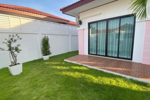 Casa de 3 dormitorios en Pattaya, Tailandia № 157773 - foto 4