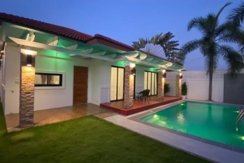 House in Pattaya, Thailand 3 bedrooms № 157773