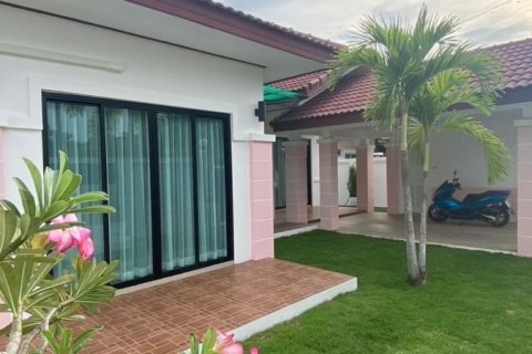 Casa de 3 dormitorios en Pattaya, Tailandia № 157773 - foto 8