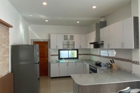 Casa de 3 dormitorios en Pattaya, Tailandia № 157773 - foto 12