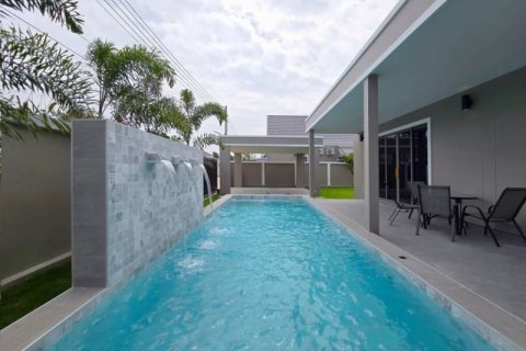Casa de 3 dormitorios en Pattaya, Tailandia № 157777 - foto 4