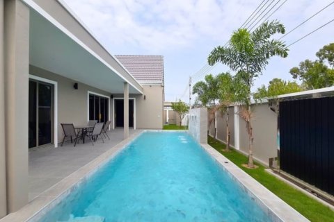 Casa de 3 dormitorios en Pattaya, Tailandia № 157777 - foto 3