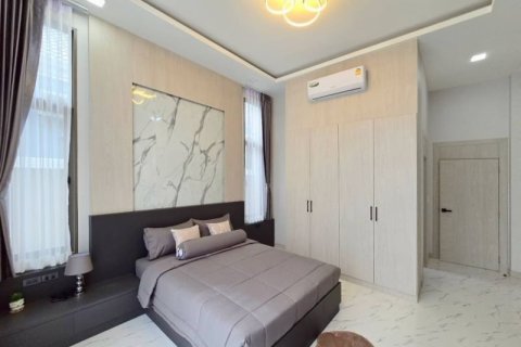 Casa de 3 dormitorios en Pattaya, Tailandia № 157777 - foto 15