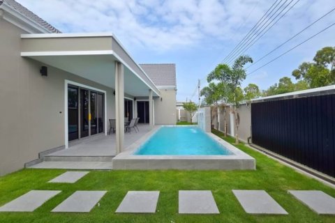 Casa de 3 dormitorios en Pattaya, Tailandia № 157777 - foto 5