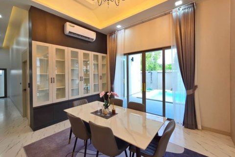 Casa de 3 dormitorios en Pattaya, Tailandia № 157777 - foto 8
