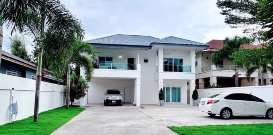 Casa de 3 dormitorios en Pattaya, Tailandia № 157775