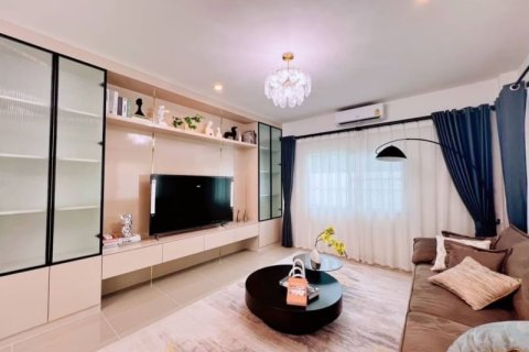 Casa de 3 dormitorios en Pattaya, Tailandia № 157775 - foto 3