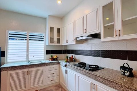 Casa de 3 dormitorios en Pattaya, Tailandia № 157775 - foto 8