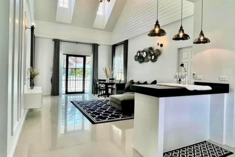 Casa de 3 dormitorios en Pattaya, Tailandia № 157774 - foto 9