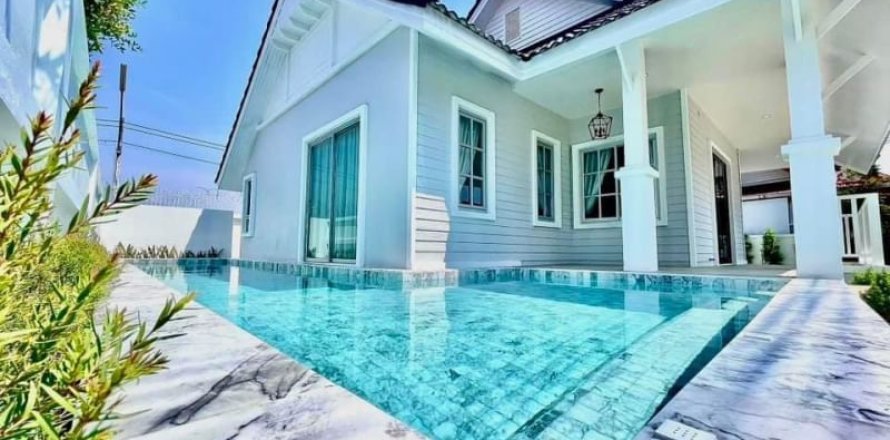 Casa de 3 dormitorios en Pattaya, Tailandia № 157774