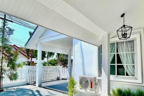 Casa de 3 dormitorios en Pattaya, Tailandia № 157774 - foto 5