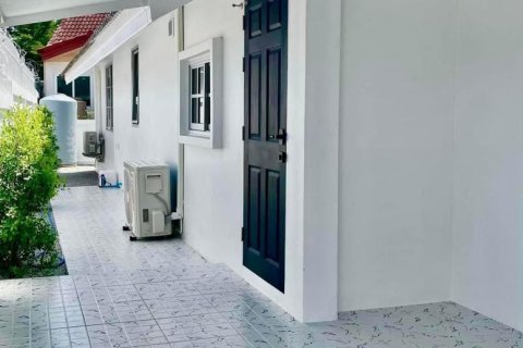 Casa de 3 dormitorios en Pattaya, Tailandia № 157774 - foto 4