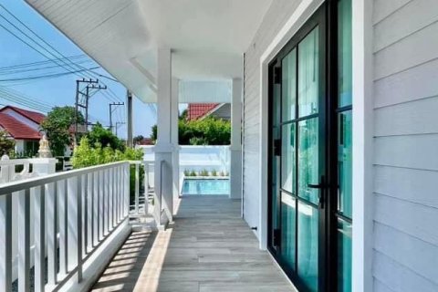 Casa de 3 dormitorios en Pattaya, Tailandia № 157774 - foto 3