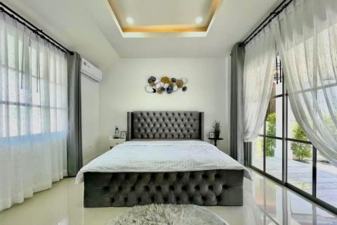 Casa de 3 dormitorios en Pattaya, Tailandia № 157774 - foto 14