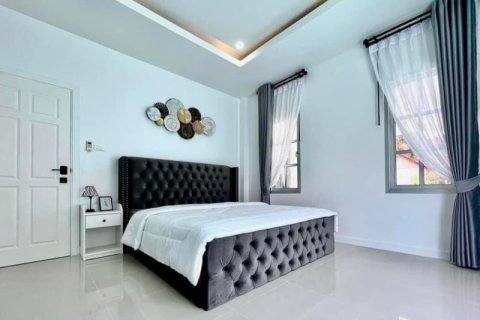 Casa de 3 dormitorios en Pattaya, Tailandia № 157774 - foto 13