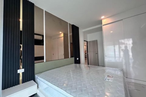 Casa de 4 dormitorios en Pattaya, Tailandia № 157772 - foto 6