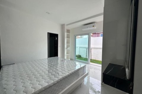 Casa de 4 dormitorios en Pattaya, Tailandia № 157772 - foto 9
