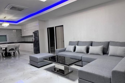 Casa de 4 dormitorios en Pattaya, Tailandia № 157772 - foto 4