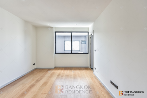 Casa de 4 dormitorios en Bangkok, Tailandia № 189490 - foto 2