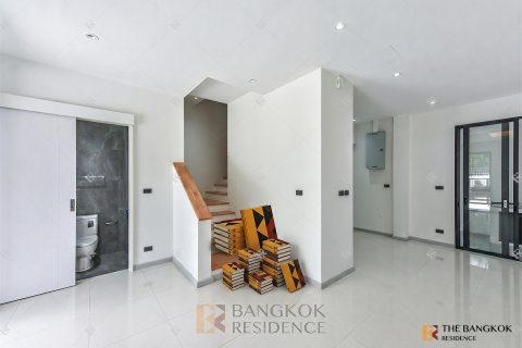 Casa de 4 dormitorios en Bangkok, Tailandia № 189490 - foto 5