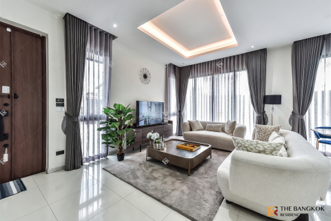 House in Bangkok, Thailand 4 bedrooms № 189489