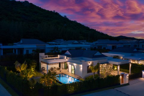 Chalet de 3 dormitorios en Hua Hin, Tailandia № 168524 - foto 19