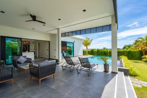 Chalet de 3 dormitorios en Hua Hin, Tailandia № 168523 - foto 4