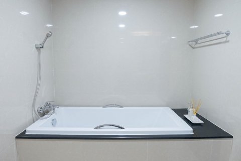Condominio de 2 dormitorios en Bangkok, Tailandia № 143807 - foto 8