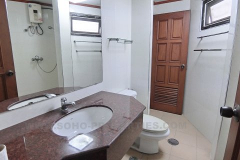 Condominio de 3 dormitorios en Bangkok, Tailandia № 143806 - foto 6
