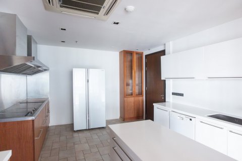 Condo in Bangkok, Thailand, 4 bedrooms  № 143808 - photo 21