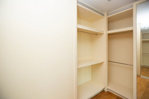 Condo in Bangkok, Thailand, 4 bedrooms  № 143808 - photo 6