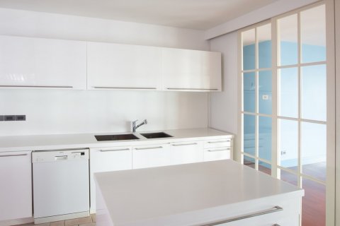 Condo in Bangkok, Thailand, 4 bedrooms  № 143808 - photo 18