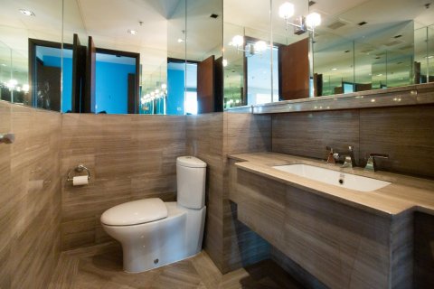 Condo in Bangkok, Thailand, 4 bedrooms  № 143808 - photo 17