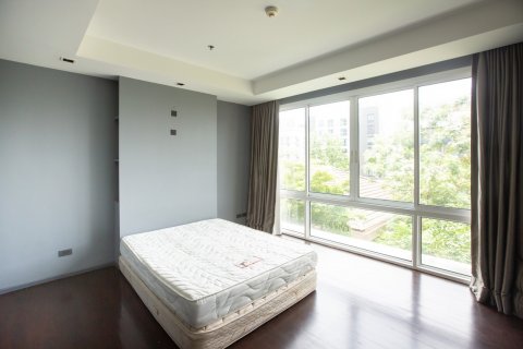 Condo in Bangkok, Thailand, 4 bedrooms  № 143808 - photo 16