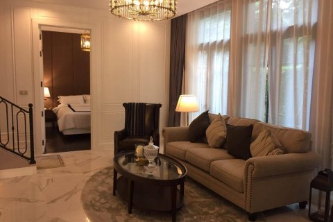 Casa de 4 dormitorios en Bangkok, Tailandia № 143809 - foto 4