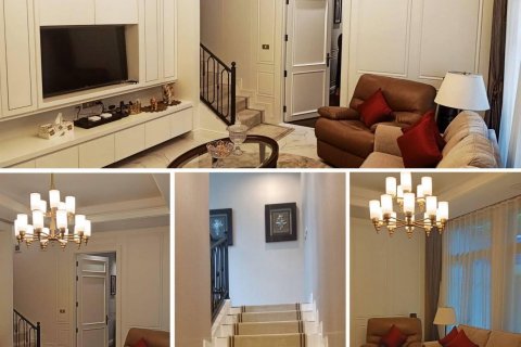 House in Bangkok, Thailand 4 bedrooms № 143809