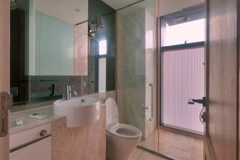 Condominio de 2 dormitorios en Yan Nawa, Bangkok, Tailandia № 144068 - foto 15