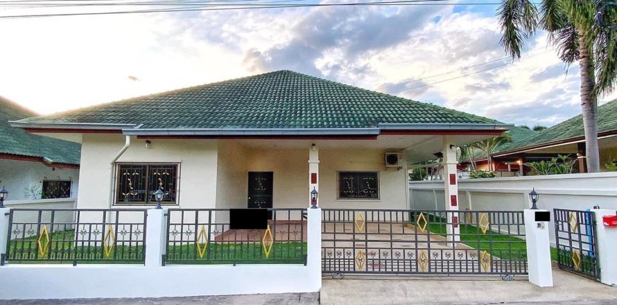 Casa de 3 dormitorios en Pattaya, Tailandia № 68574