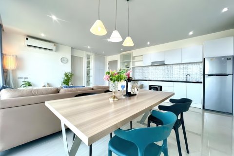 Apartamento de 2 dormitorios en Pattaya, Tailandia № 169674 - foto 11