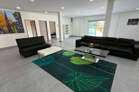 Haus in Bang Lamung, Thailand 6 Schlafzimmer № 233705