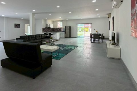 Haus in Bang Lamung, Thailand 6 Schlafzimmer № 233704