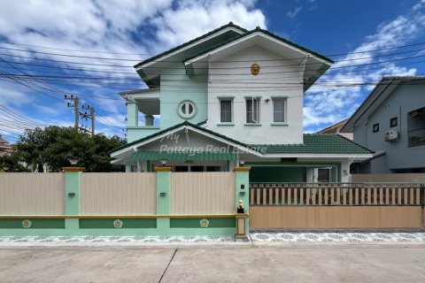 House in Bang Lamung, Thailand 4 bedrooms № 233702